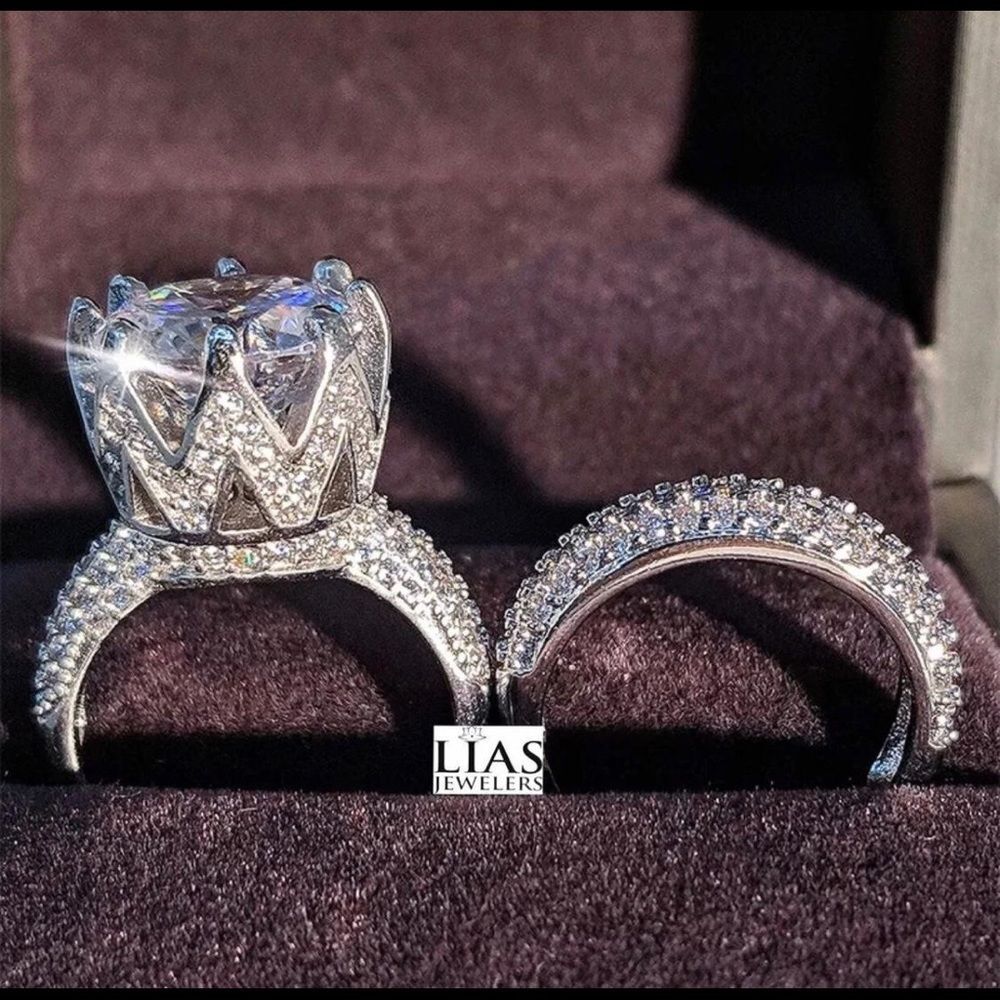New 18k white gold wedding ring set